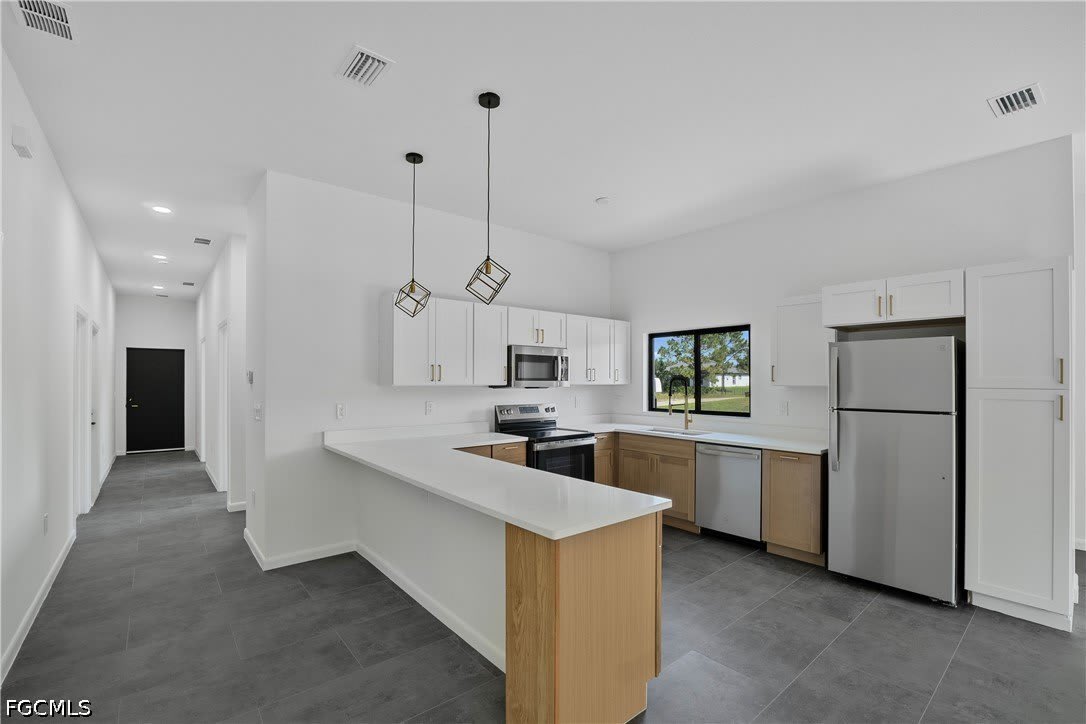 601 Hawthorne Avenue S – photo 2