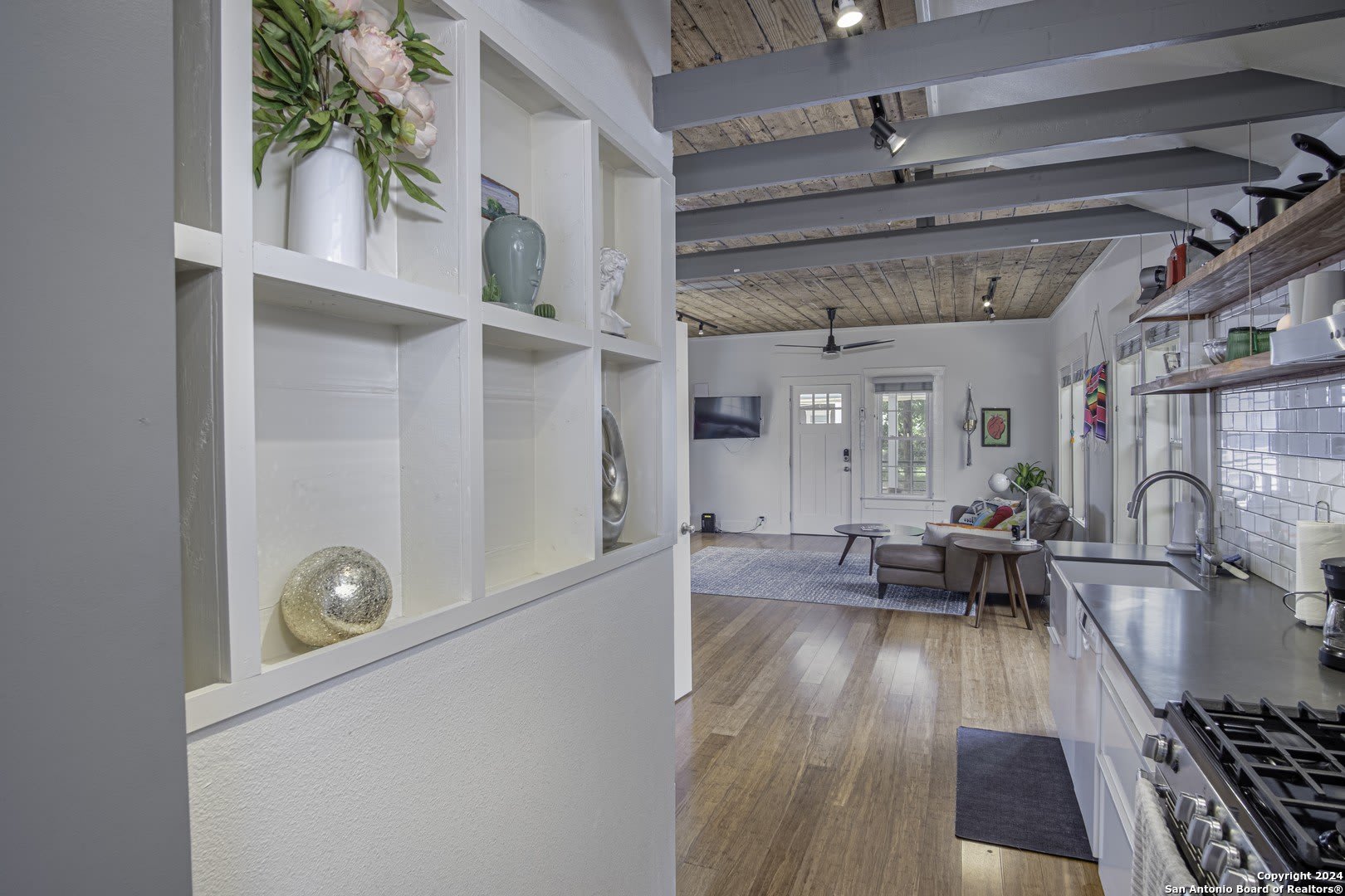 311 Alamosa Ave – photo 2