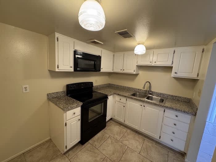 4606 North 71St Lane – photo 4