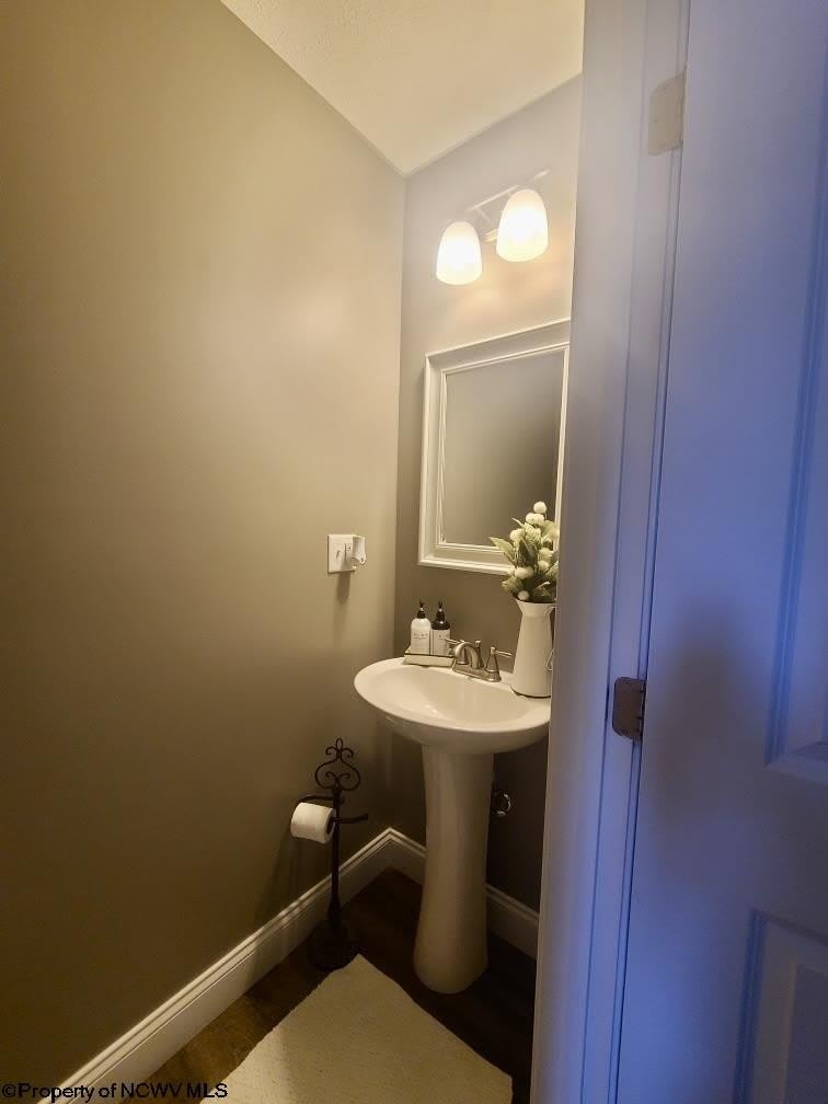 3047 Sixth Avenue – photo 5