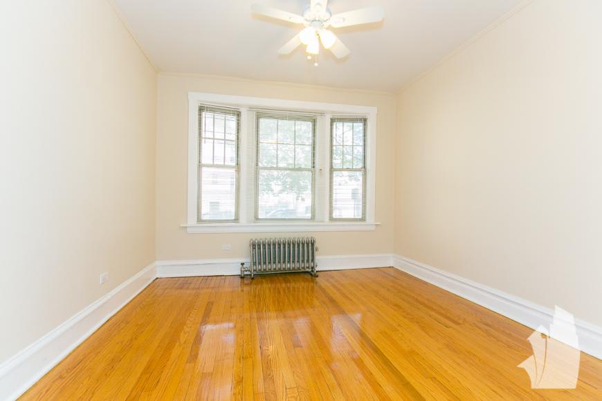 1609 W Berteau Ave – photo 5