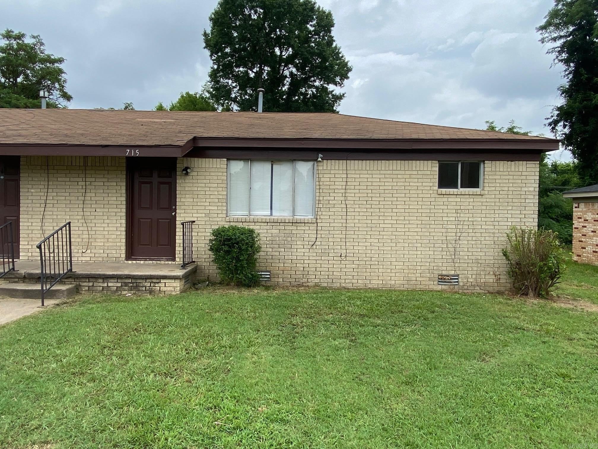 715 Smart Street – photo 1