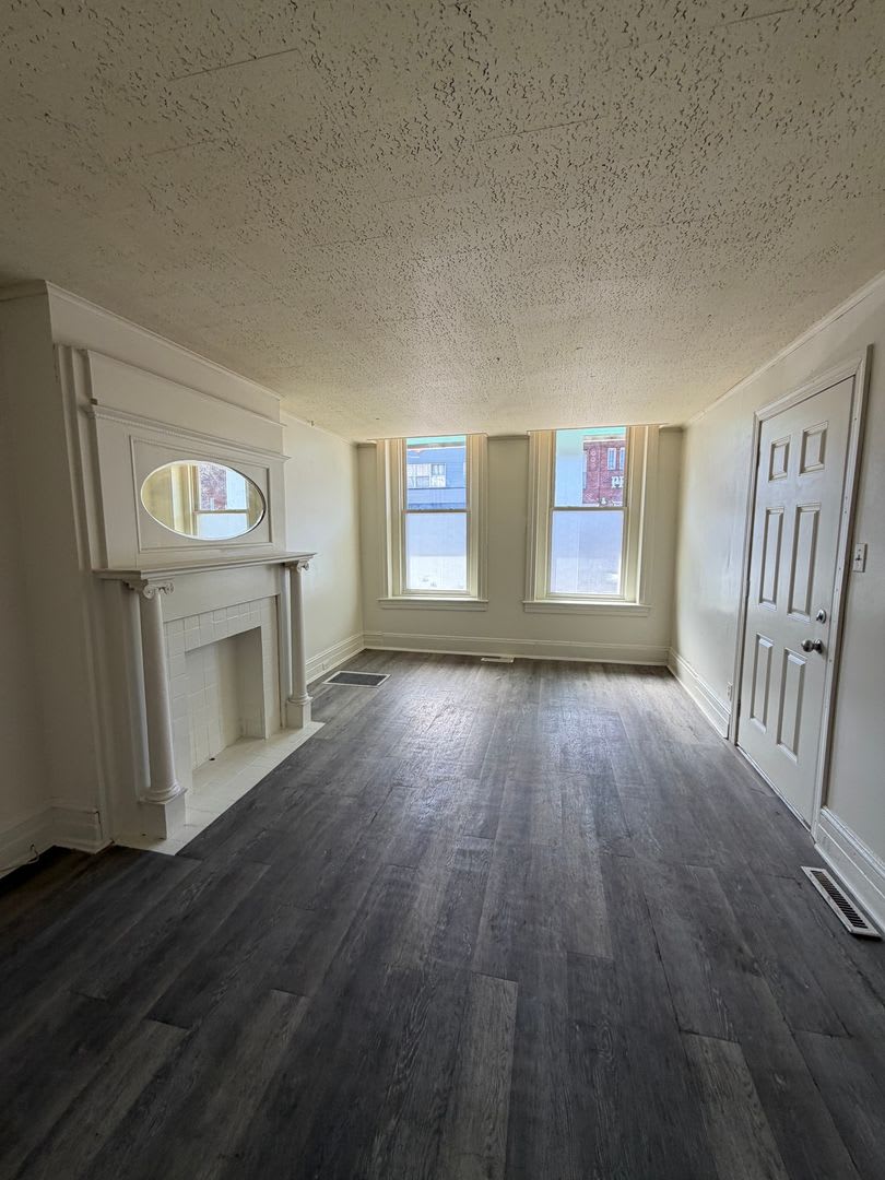 717 W Market St – photo 2