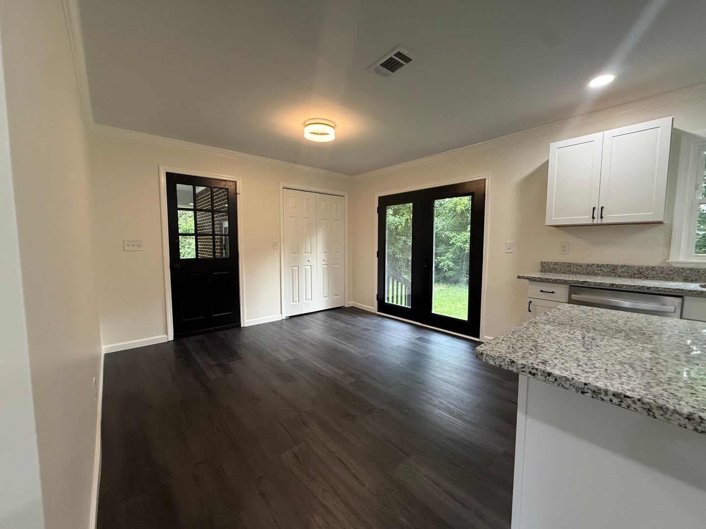 4 Bedrooms, 2 Bathrooms – photo 5