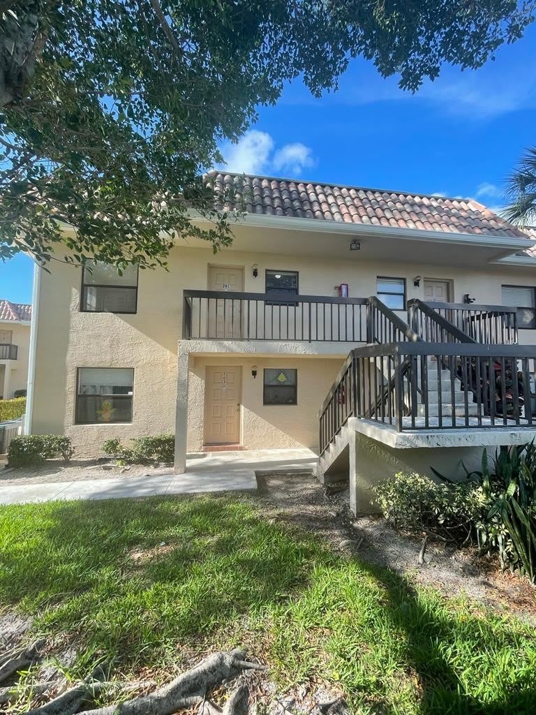 6844 PALMETTO Circle S – photo 1