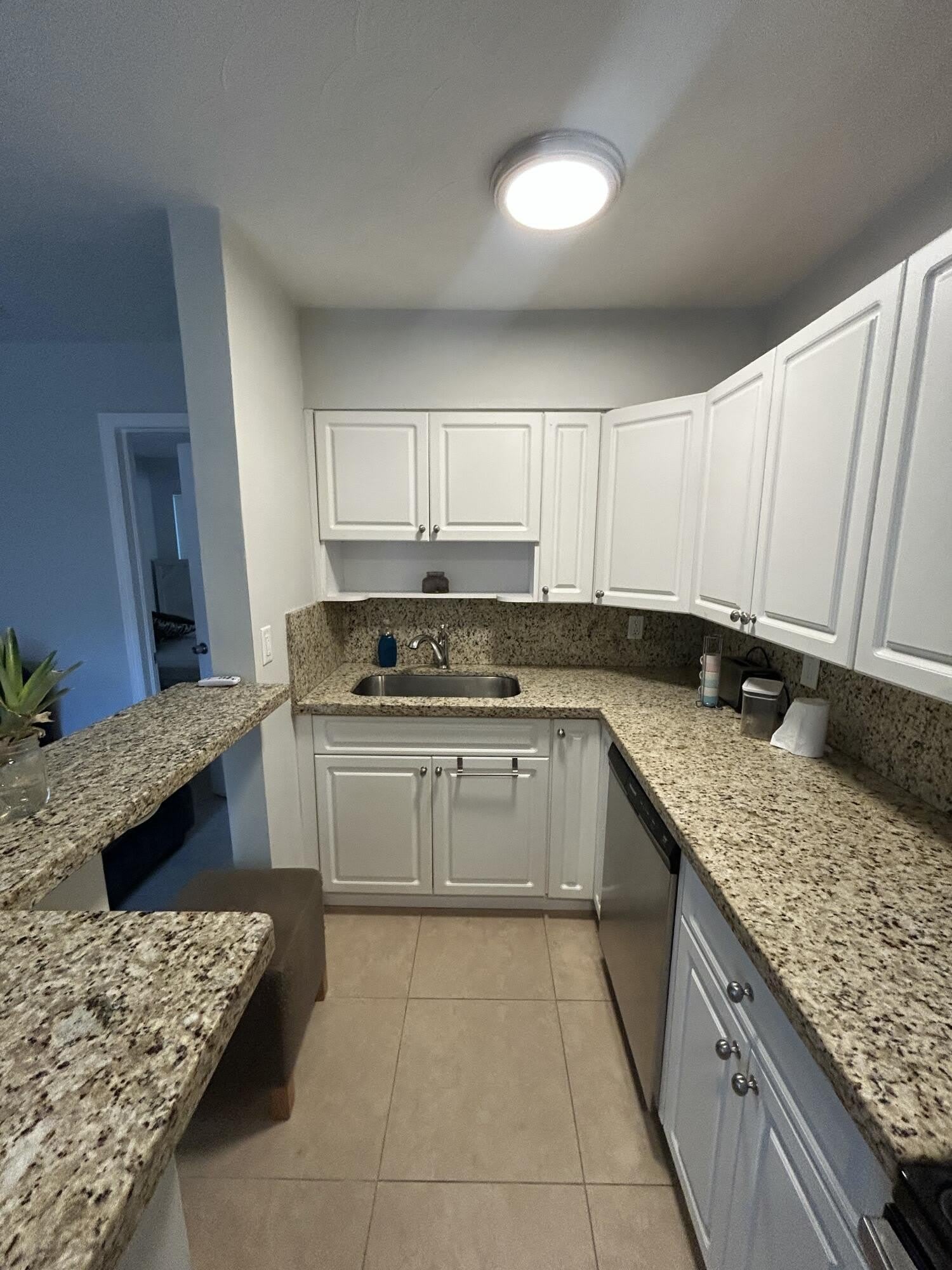 925 NE 17th Avenue – photo 3