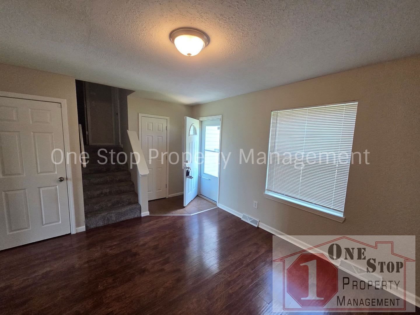 Updated 3 Bedroom, 1 Bathroom Duplex in Independence, MO – photo 3