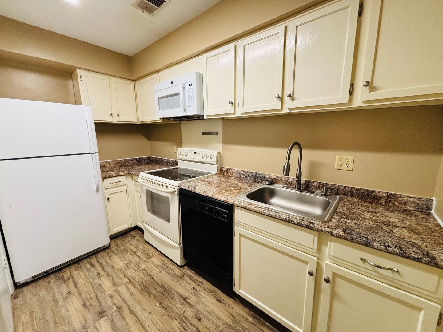 436 Marlington Street – photo 5