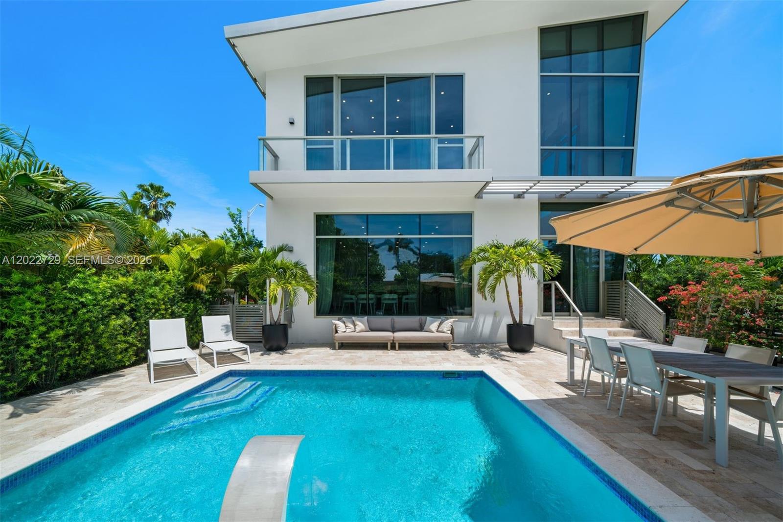 1201 West 47Th Street – photo 1