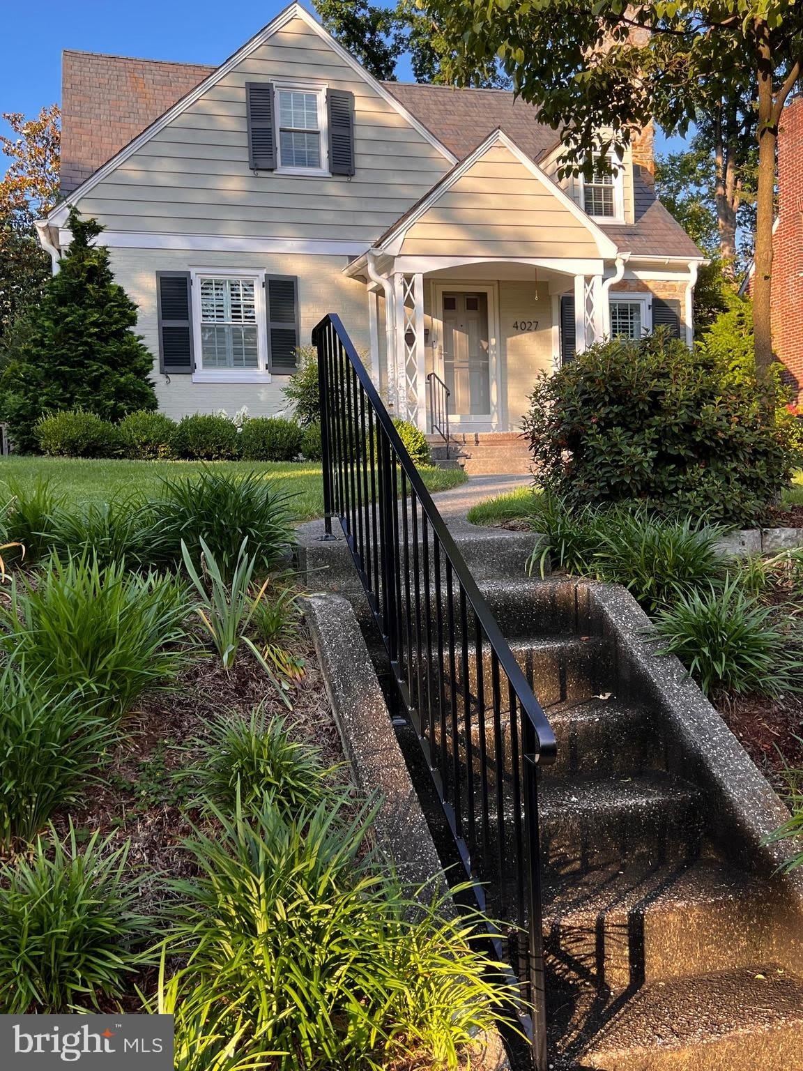4027 DEEPWOOD Road – photo 1