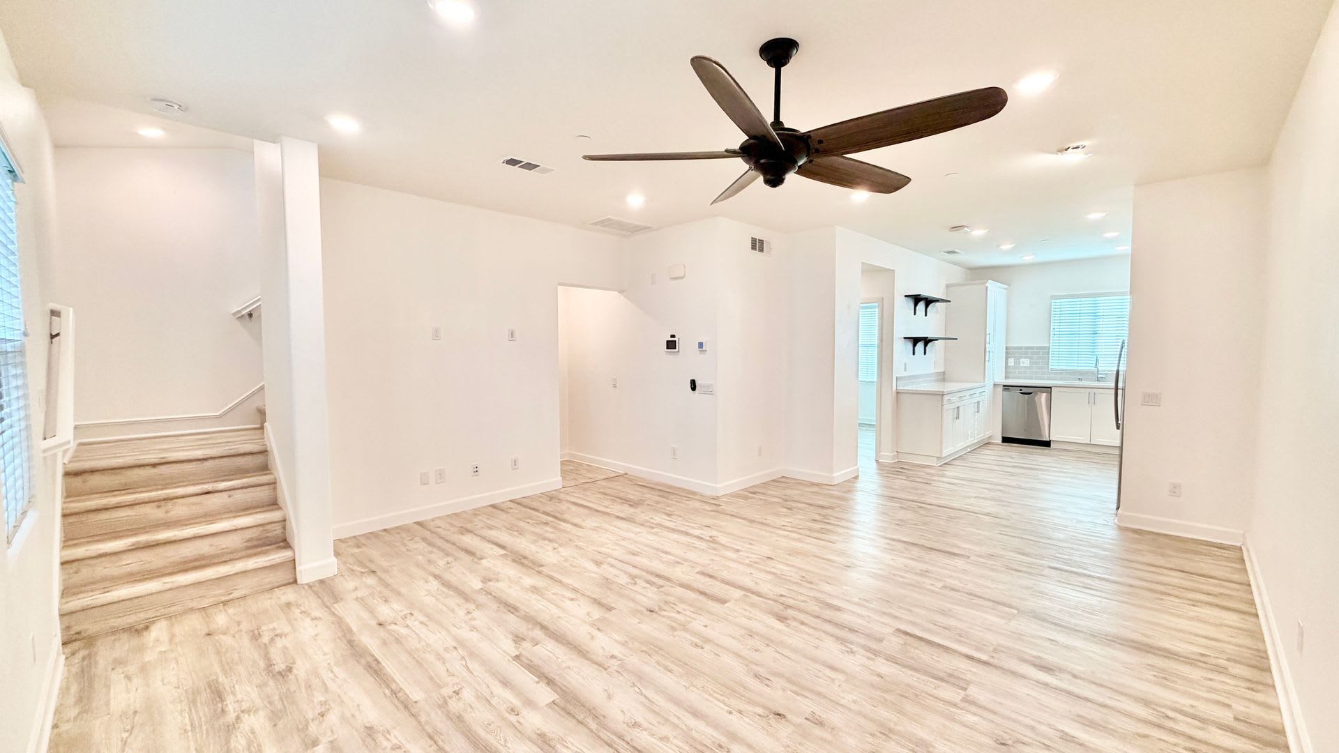 Awesome Tri Level Townhome Minutes To Everything Located Within The Private Gated St Cloud Community Of Oceanside – photo 5