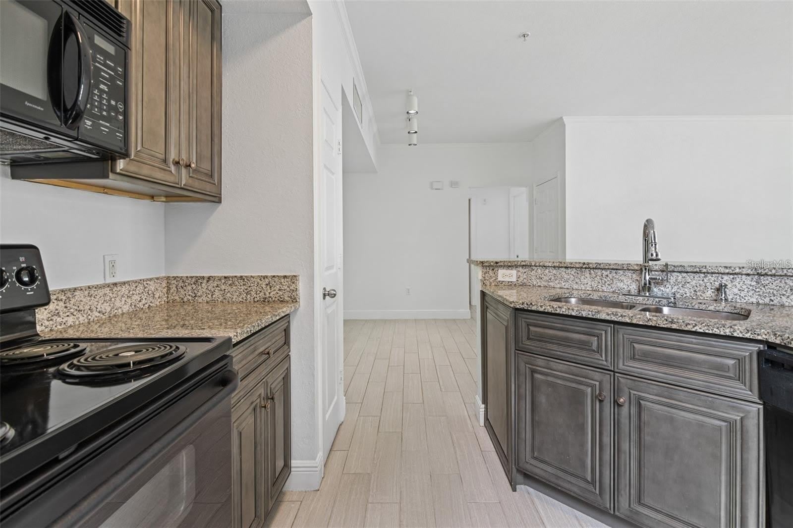 5571 ROSEHILL Road – photo 5