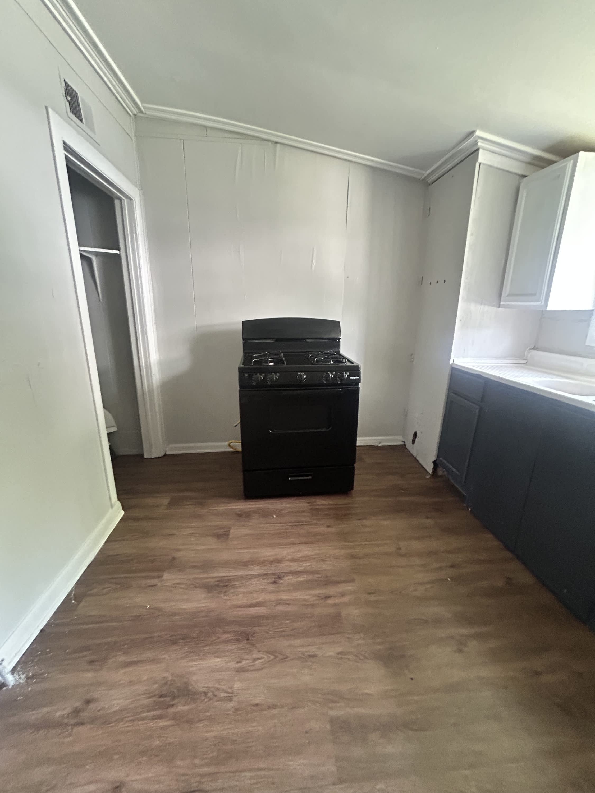 415 Moss Street – photo 3
