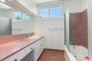 609 North Doheny Drive – photo 2