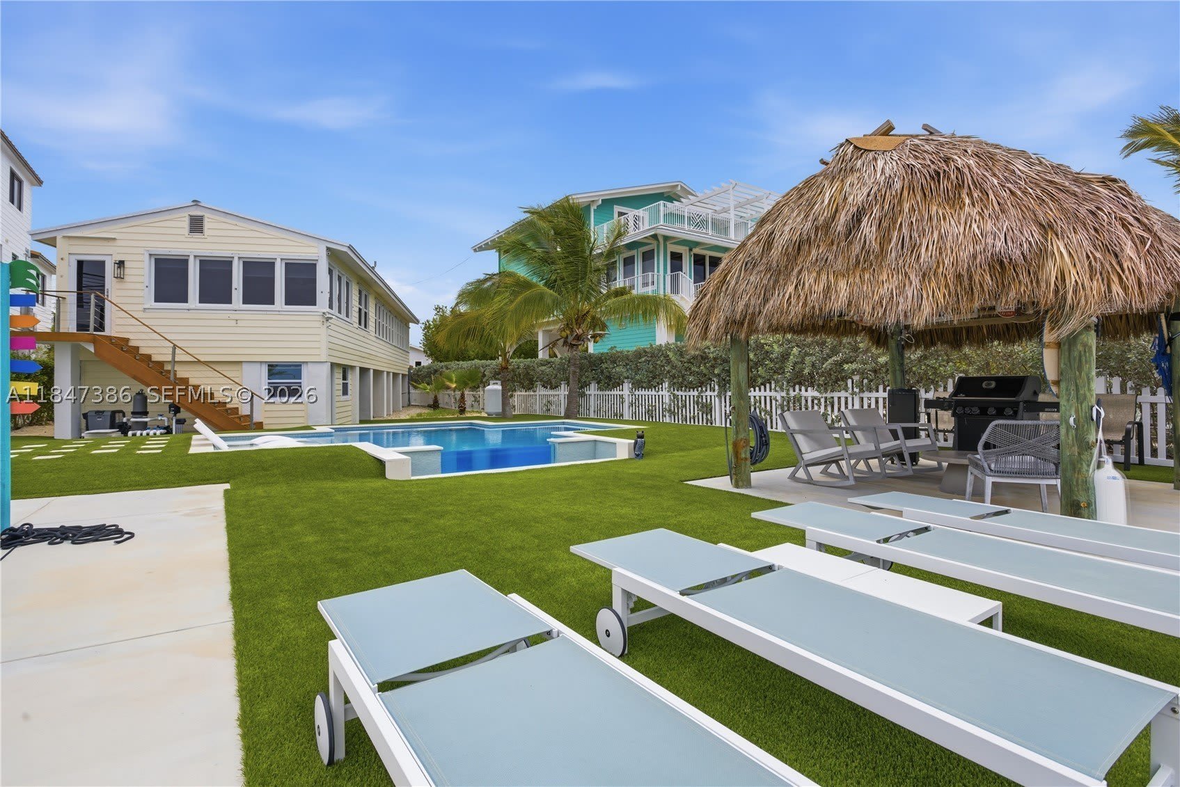 235 Tavernier Dr – photo 2