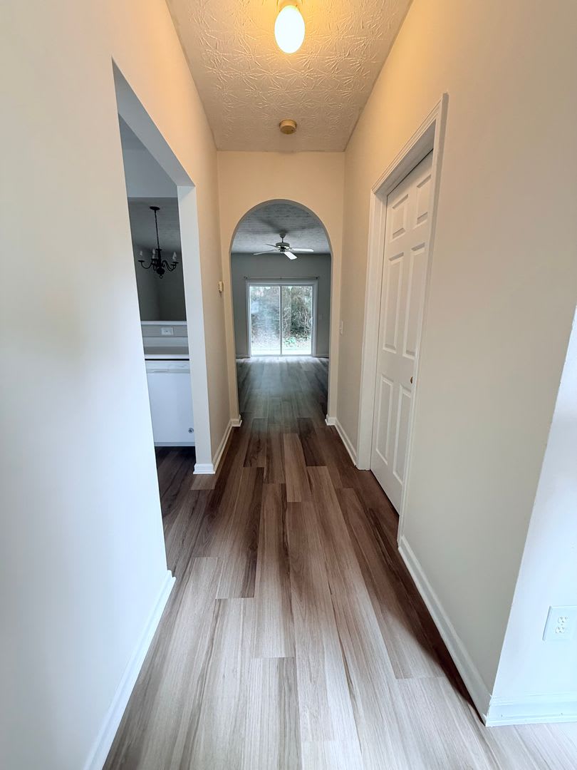Large townhome in downtown Dawsonville – photo 2