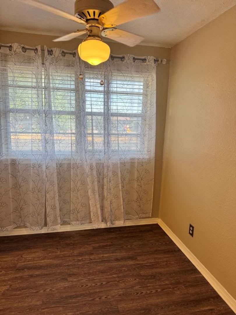 3 Beds 1 1 2 Baths And A 1 Car Garage Home For Rent In Sw Okc New Granite And Flooring – photo 3
