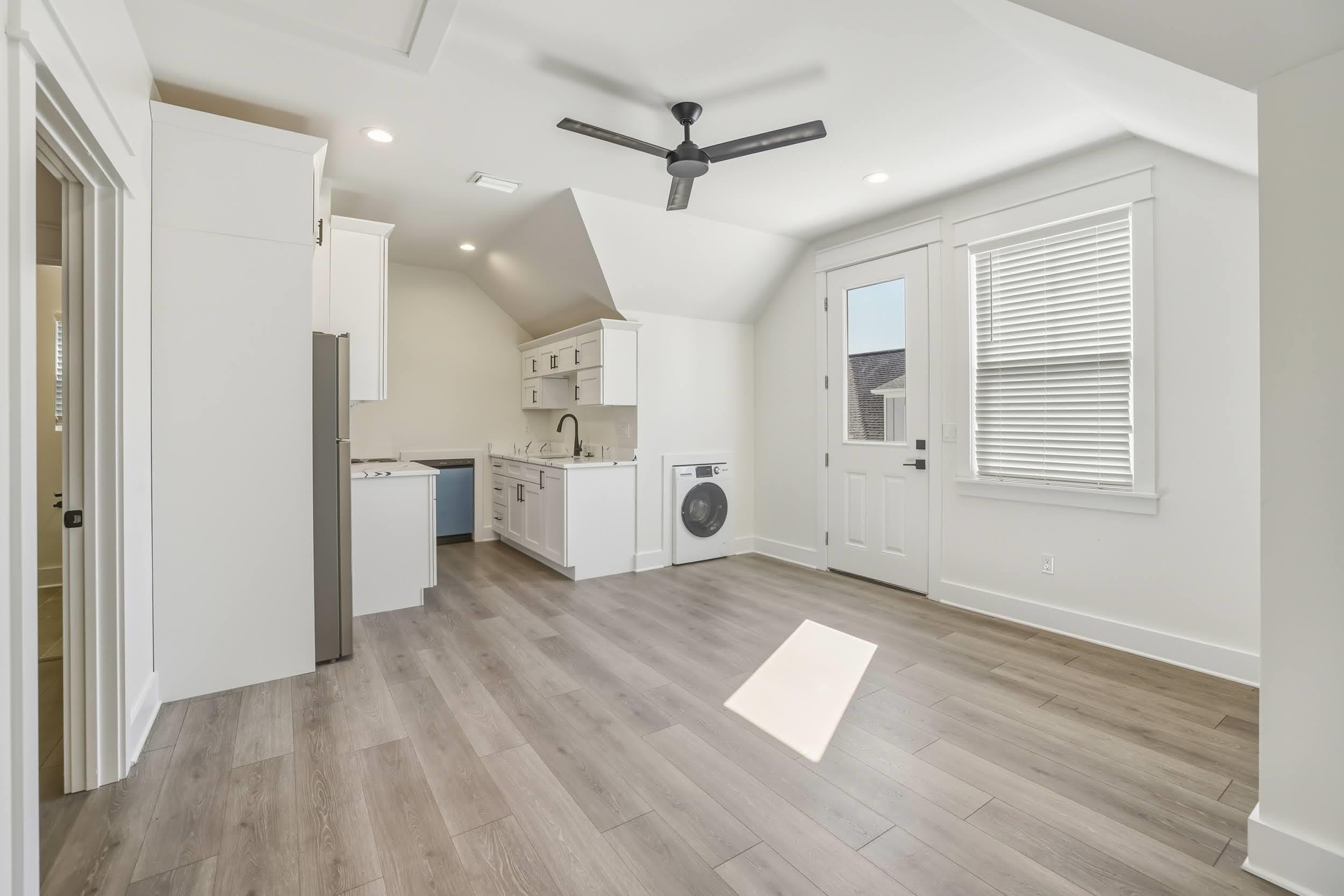 4056-1 Biltmore Avenue – photo 5