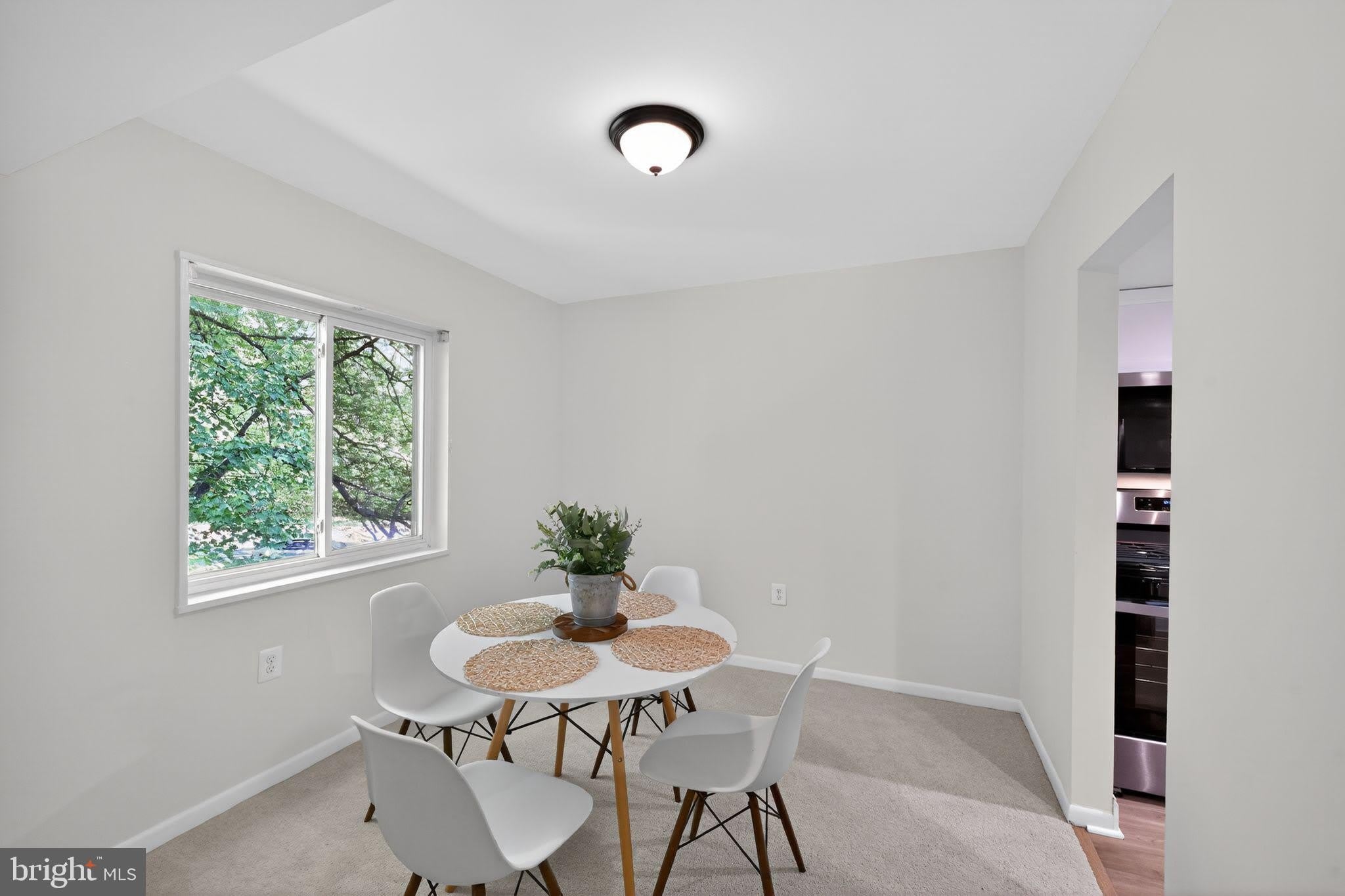 1533 NORTHGATE Square – photo 4