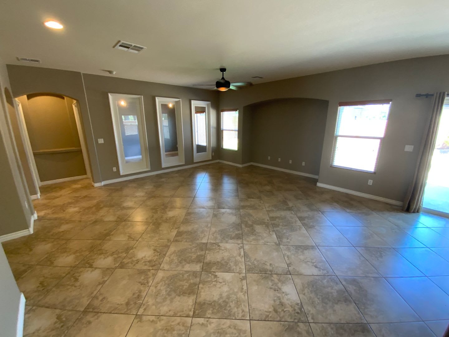 GORGEOUS UPGRADED 3 BED, 3 BATH – photo 3