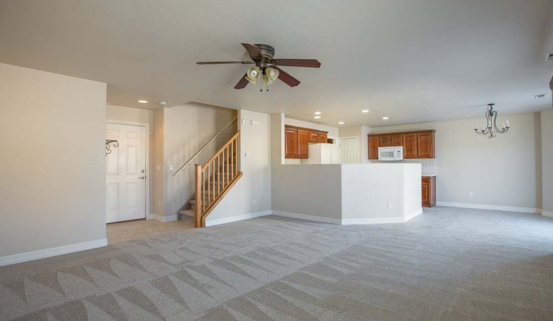 Coming Soon! 3 BR/2.5BA – photo 4