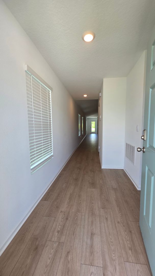Beautiful 4 Bedroom in desirable Grand Reserve Community – photo 2