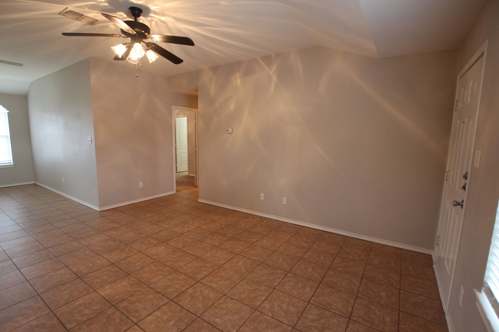 2 Bedroom Duplex for Rent in Lindale! – photo 4