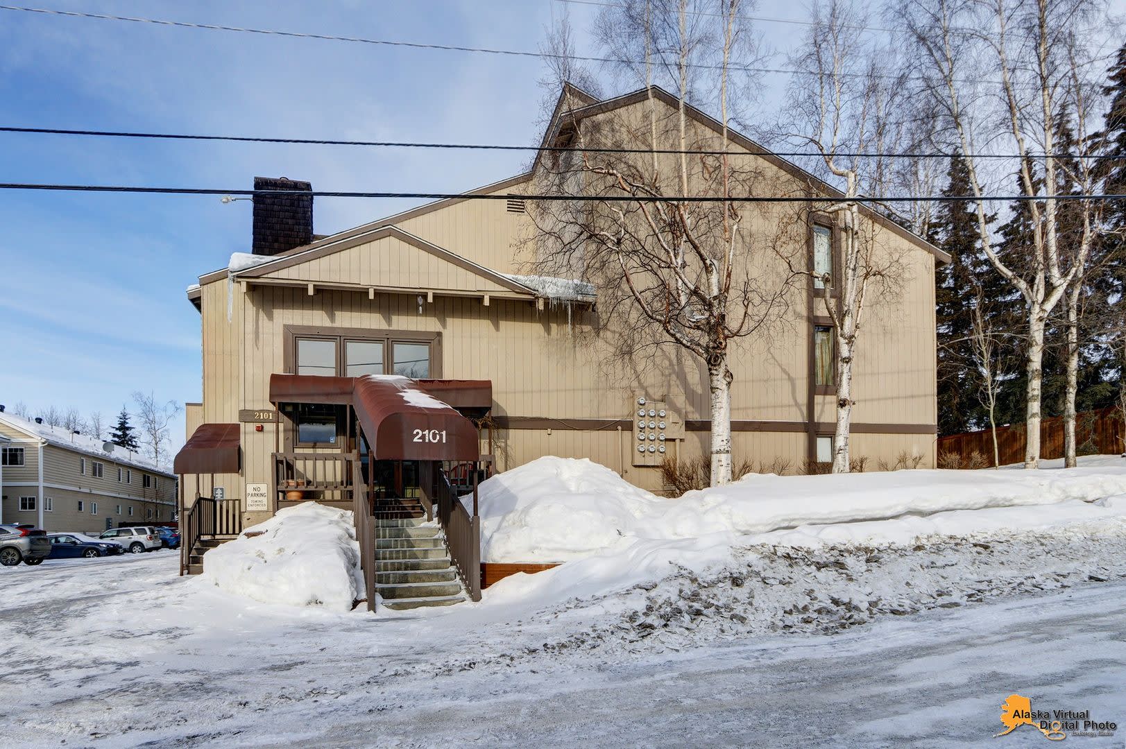 Luxurious Turnagain Townhouse Living! – photo 3
