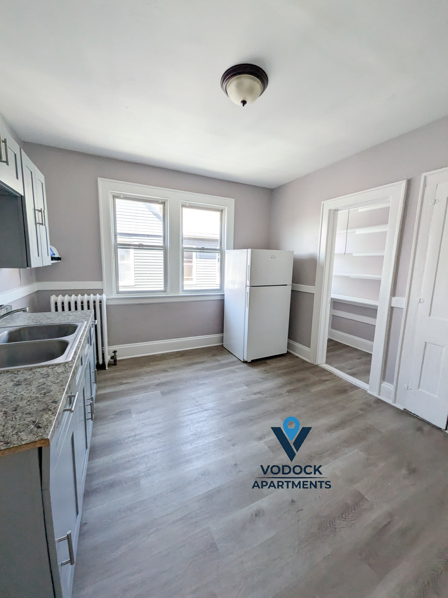 82 James St – photo 2