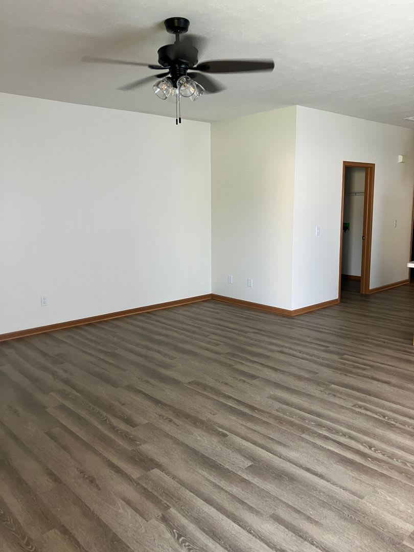 2 Bedroom, Ranch Townhome with Garage – photo 5