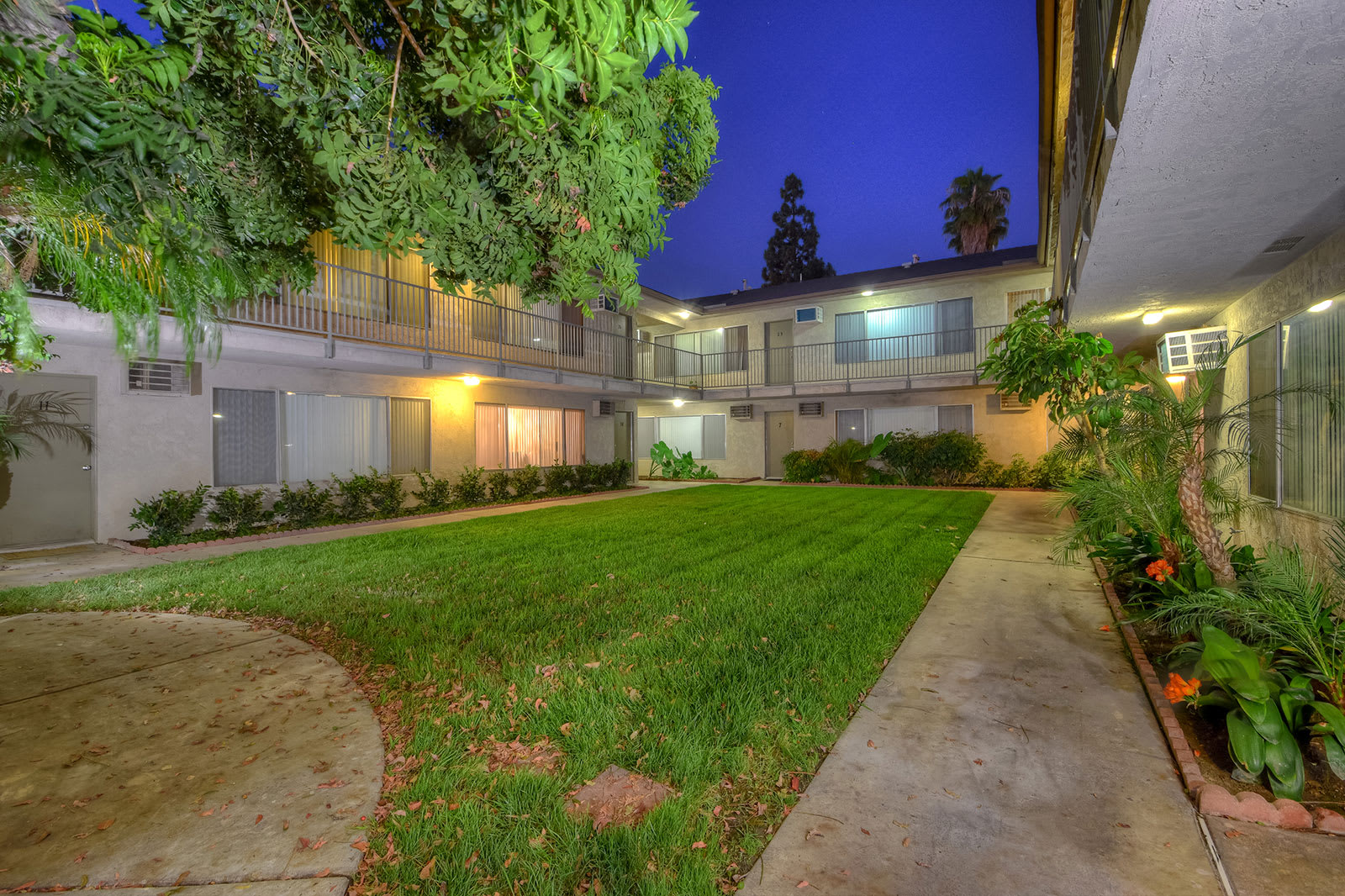 Santiago Apartments – photo 2