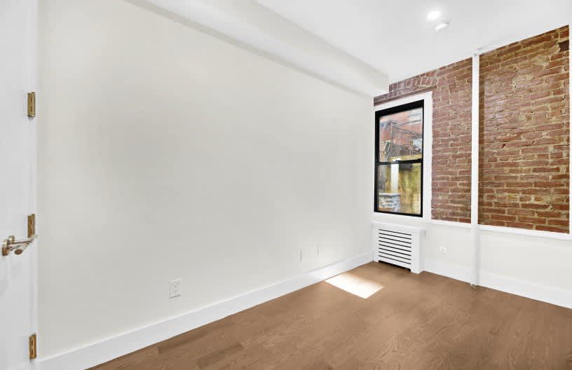 220 E 70th St – photo 5