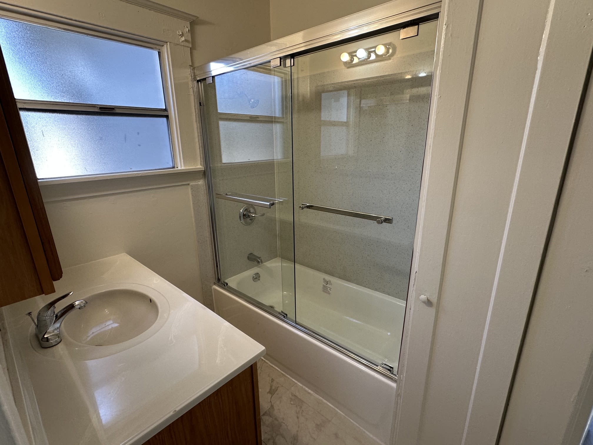 809 Haight Ave – photo 3