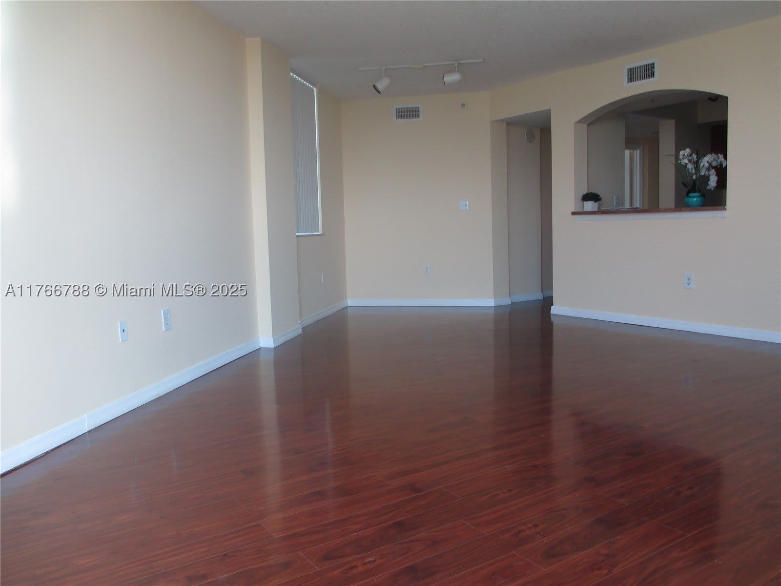 9201 Collins Ave – photo 4