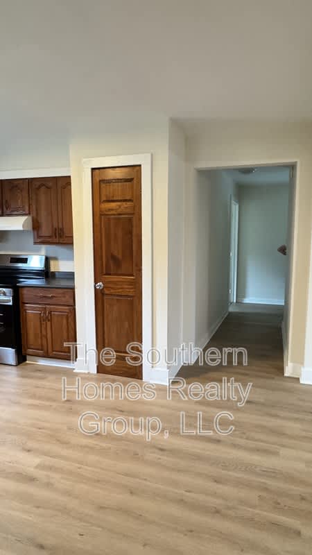 112 Douglas Street – photo 3
