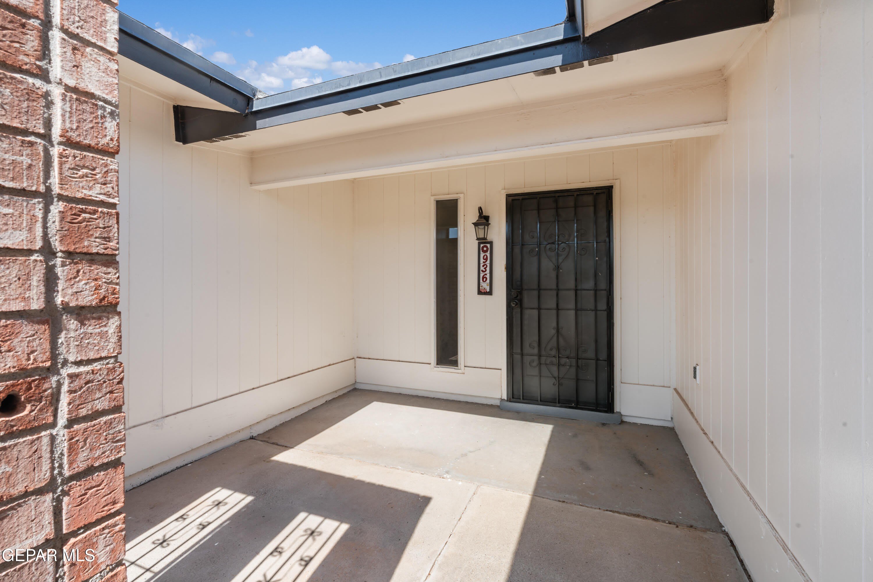 936 ONEIDA Drive – photo 2