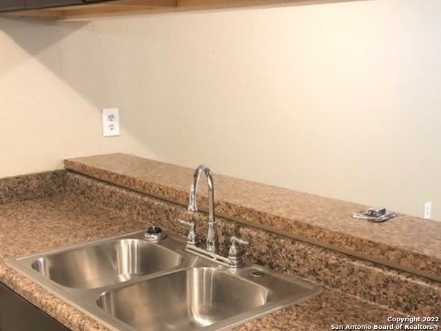 550 DUKEWAY – photo 2