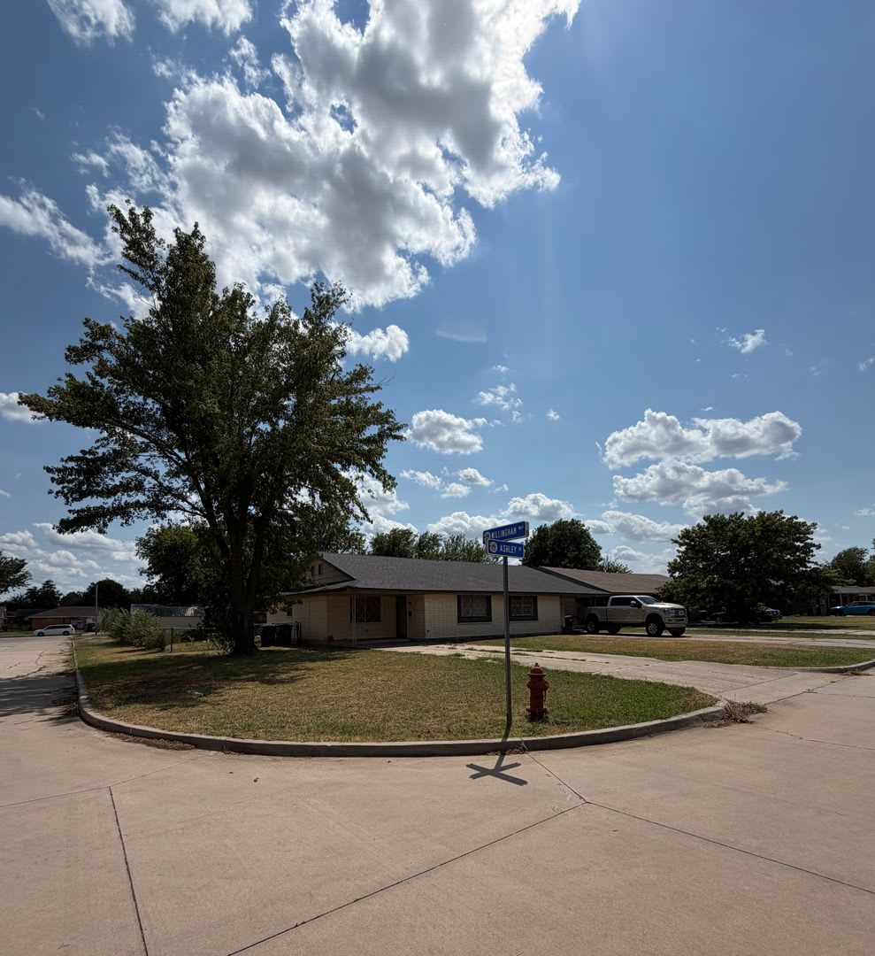 Nice 2 bed/1 bath duplex with backyard in Moore for rent! – photo 3
