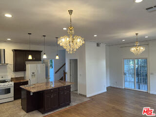 4626 Noble Avenue – photo 2