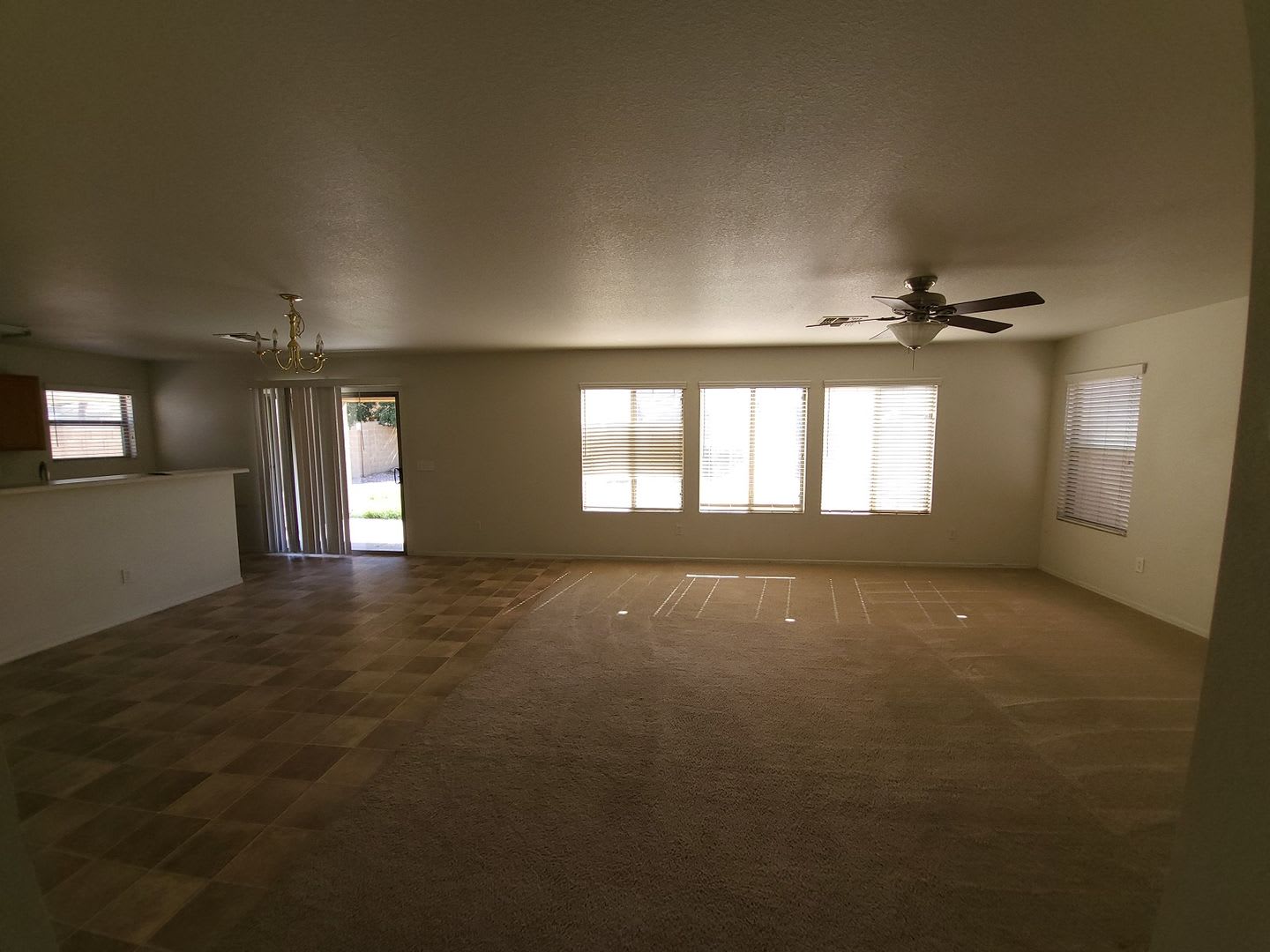 SPACIOUS HOME IN QUEEN CREEK! – photo 3