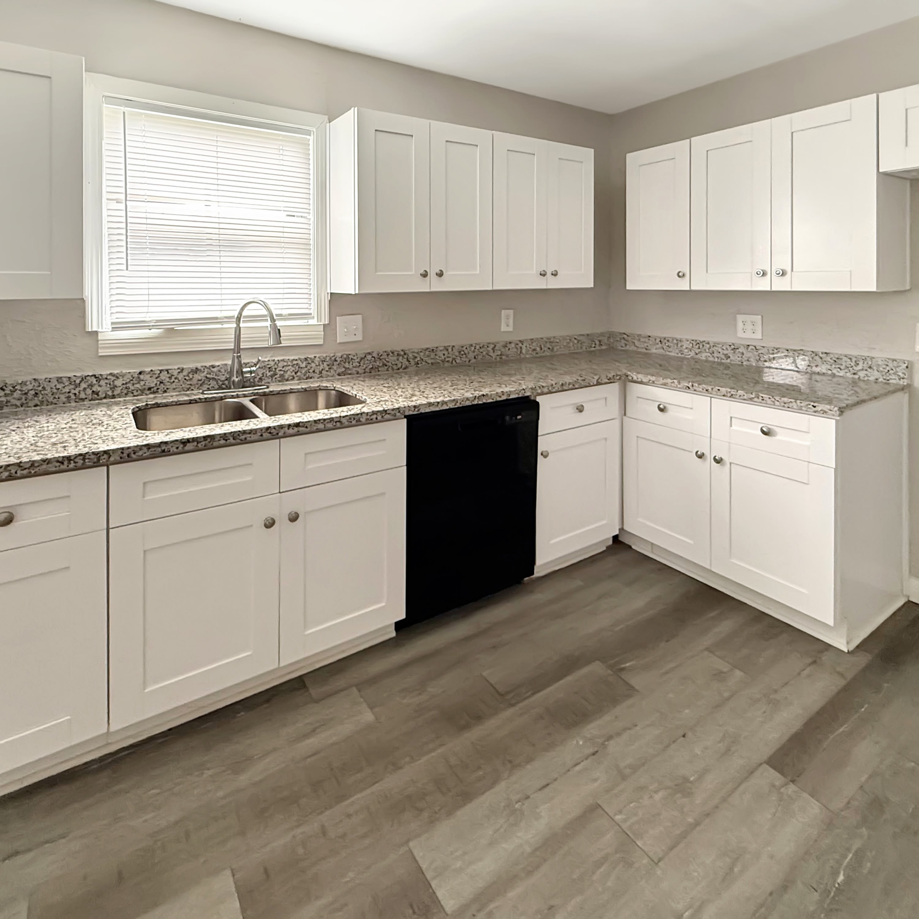 819 West Kyle Road – photo 5