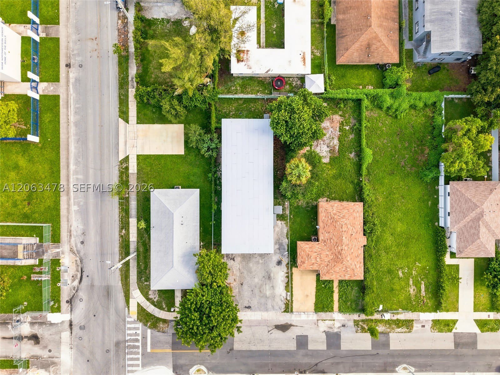 925 NW 69th St – photo 4