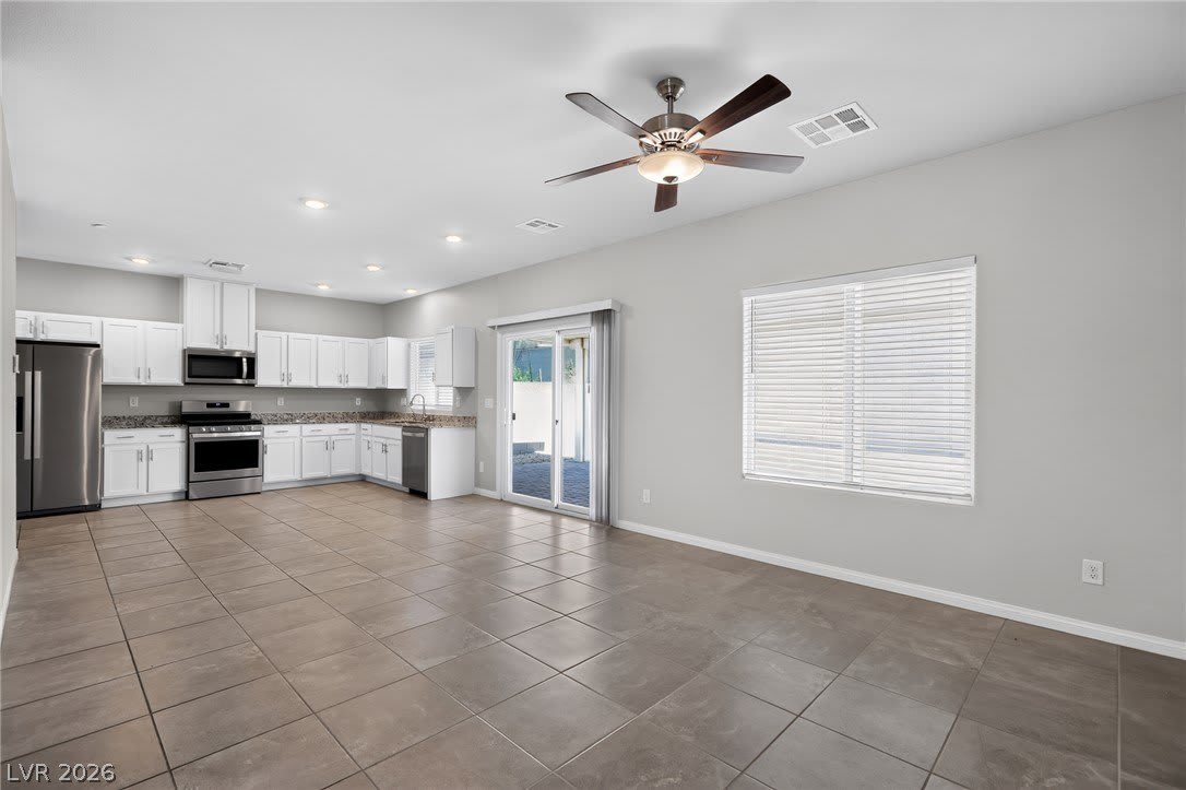 371 Scarlet Pine Court – photo 3