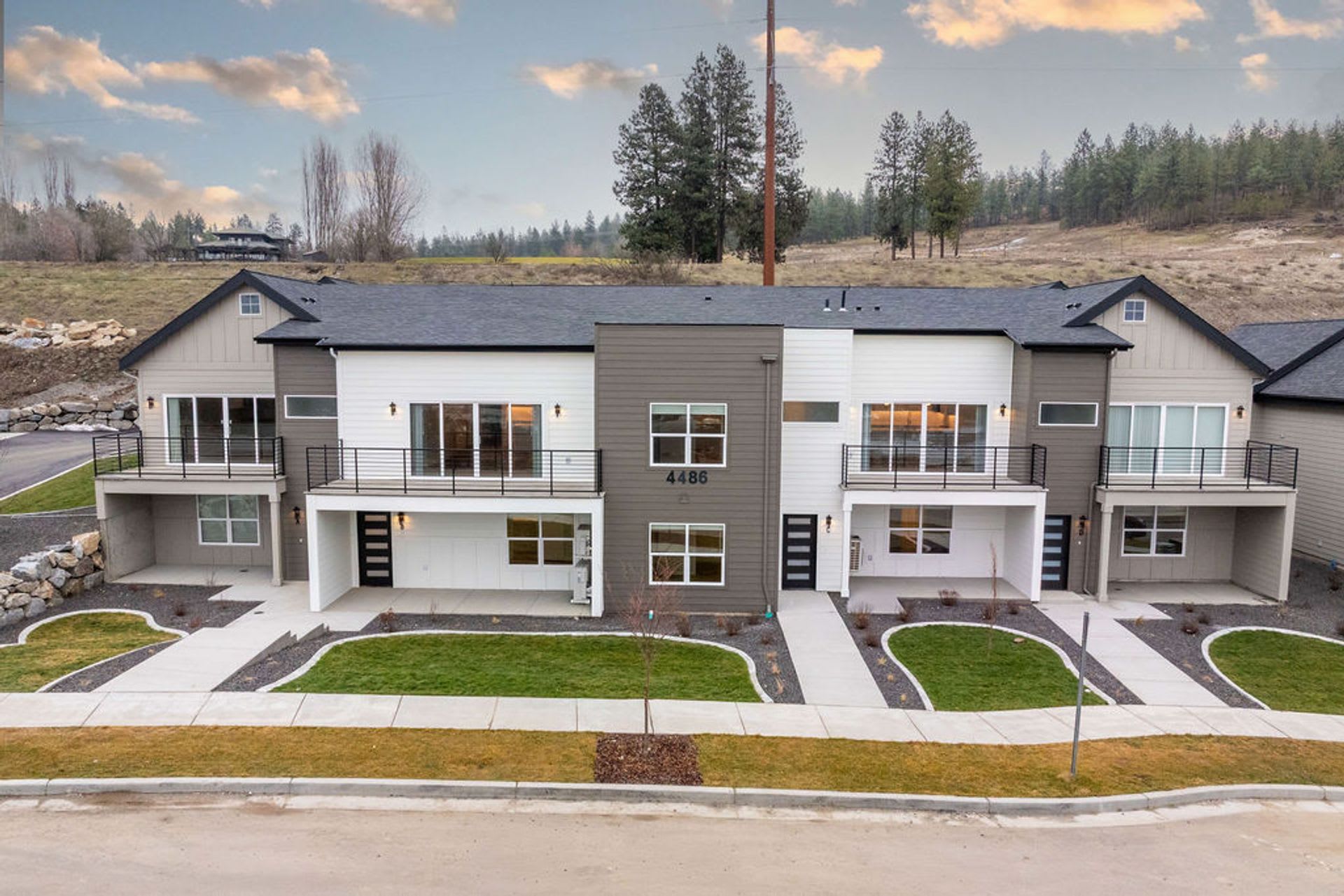 Brand New Luxury Townhomes Sunset Views Clubhouse Many Different Floor Plans To Choose From Limited Supply – photo 5