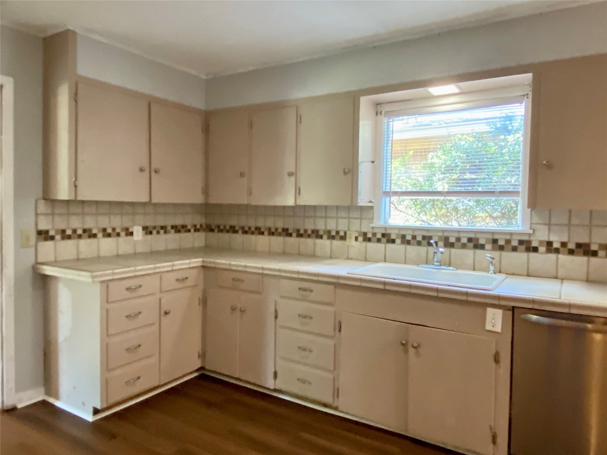 2467 Garfield Avenue – photo 5