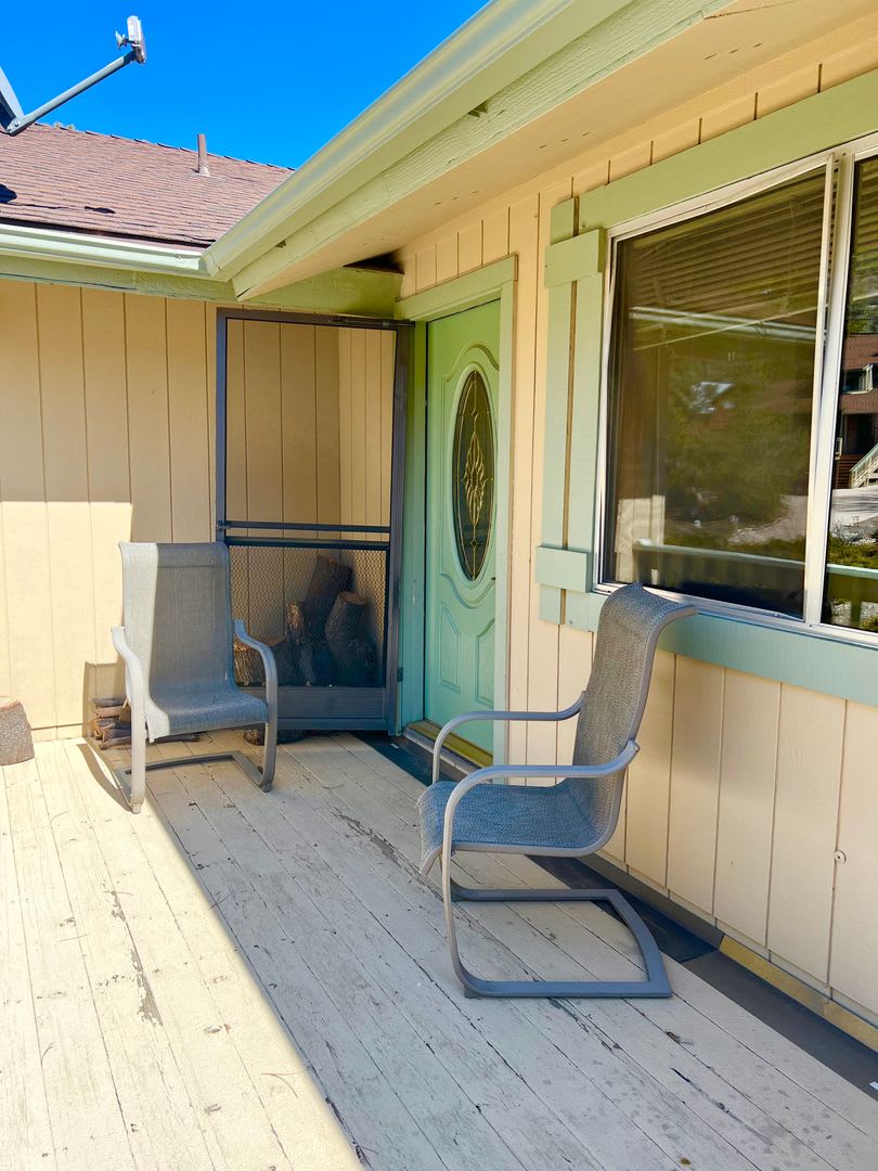 LARGE HOME WITH HUGE BONUS AREA – photo 2