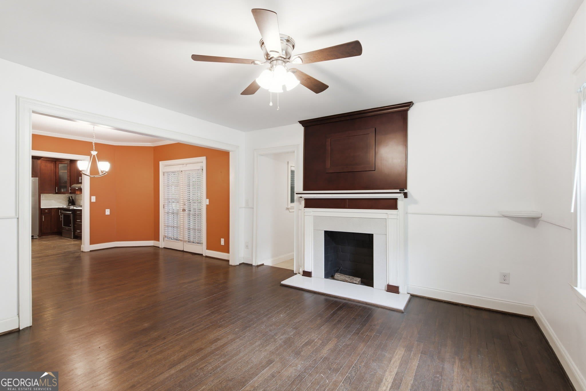 1669 Emerald Avenue SW – photo 3