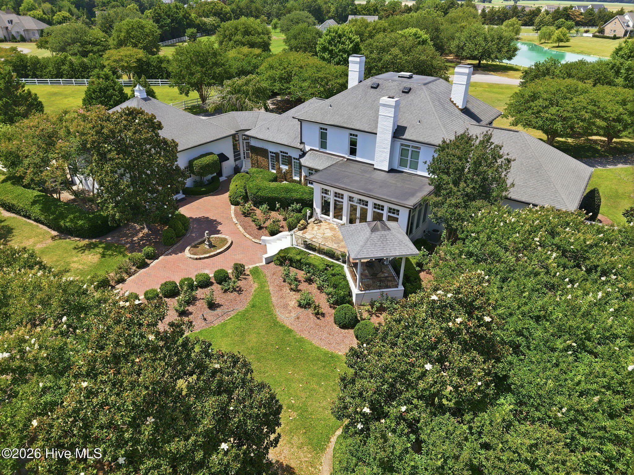 579 Lexington Drive – photo 3