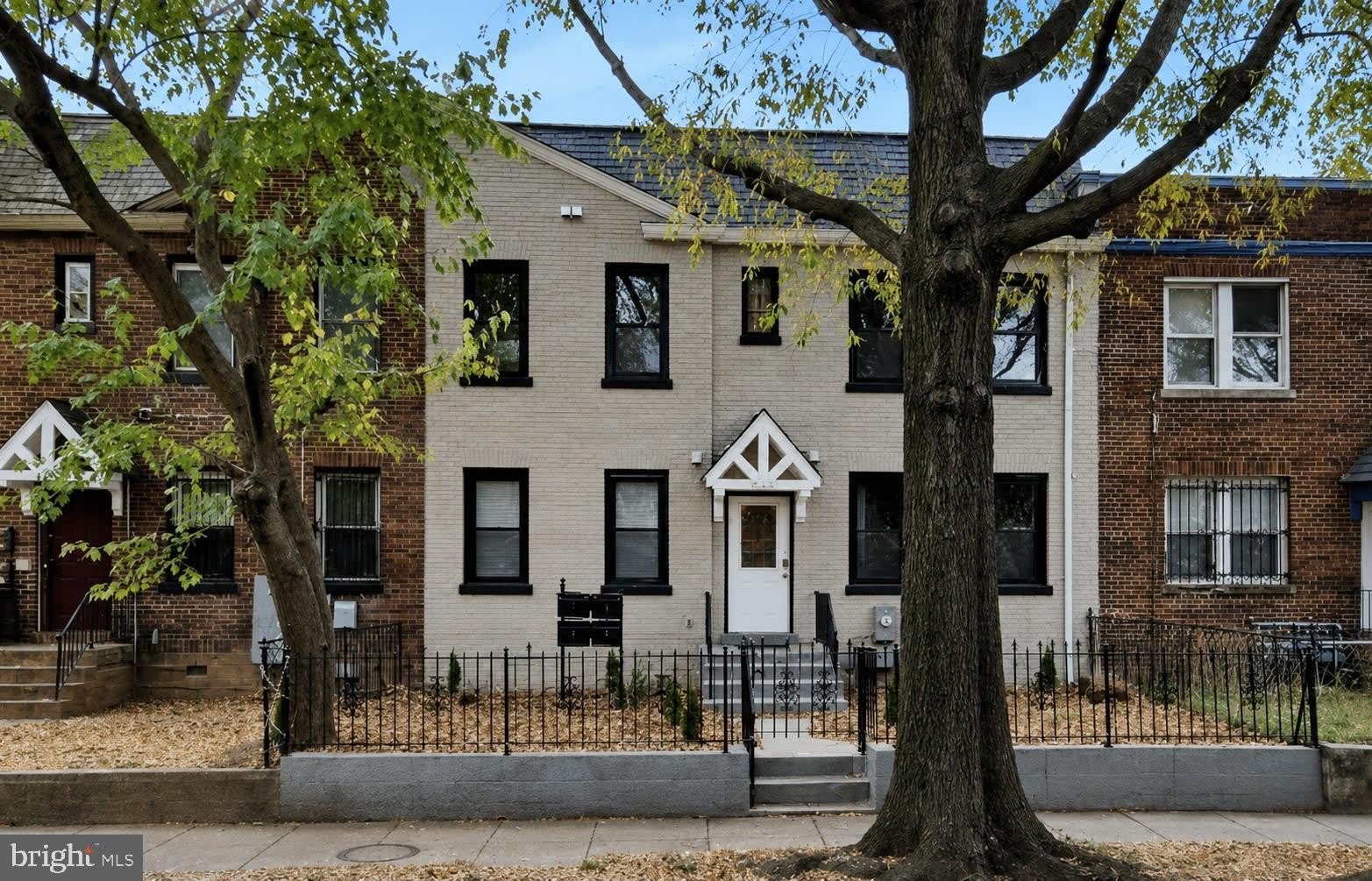 1703 W VIRGINIA Avenue NE – photo 2
