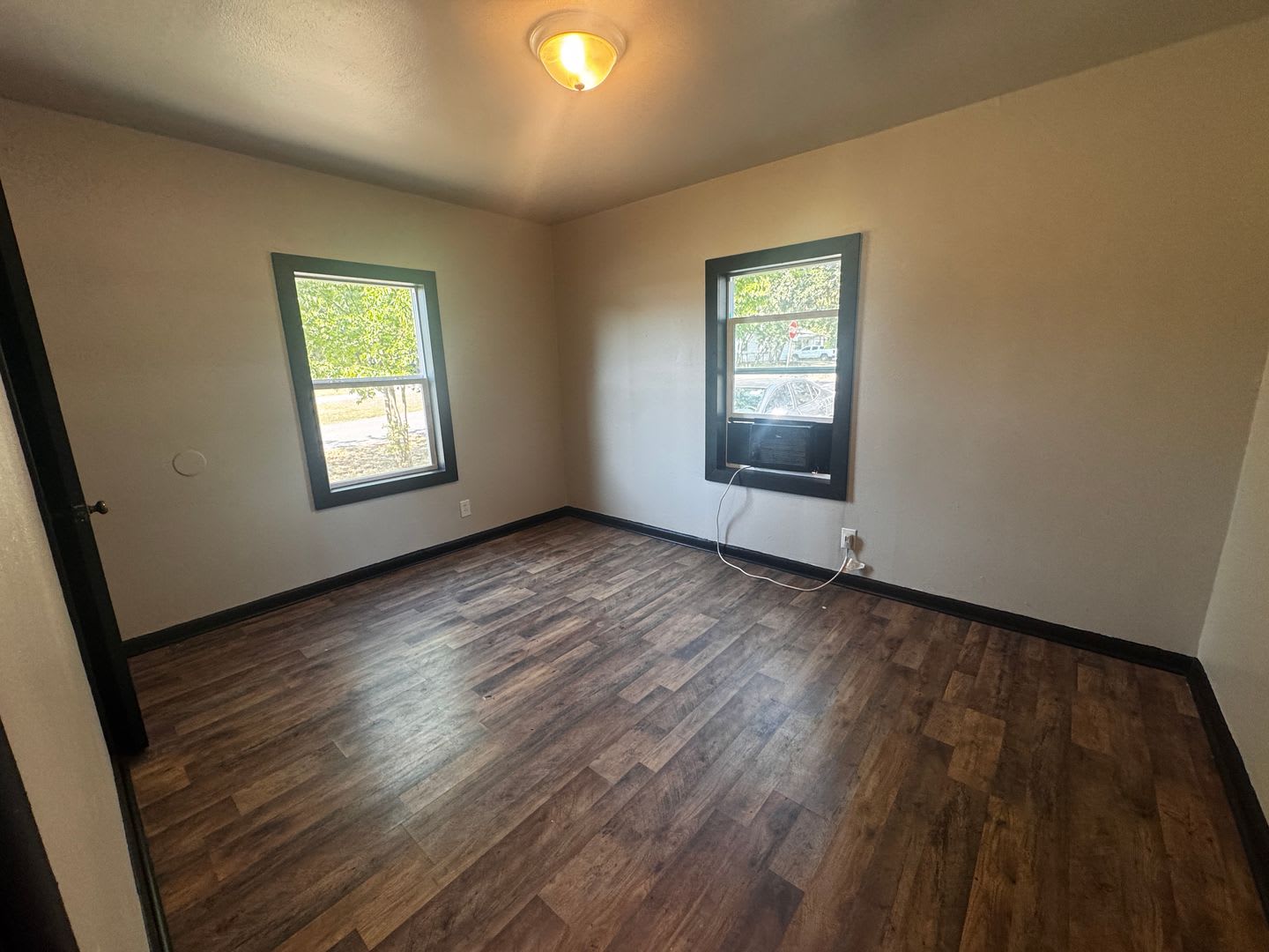 2 Bedroom 1 Bath Home, New Siding and Windows! – photo 5